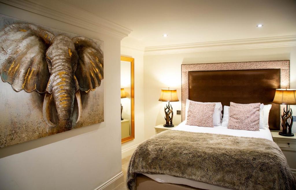 
Zoo - (One Bedroom Apartment)
