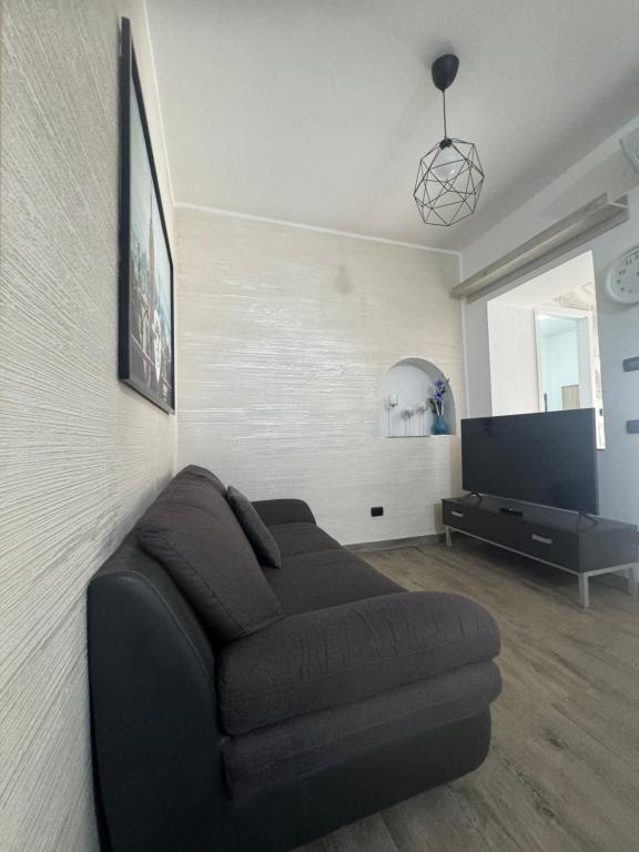 Photo de la galerie de l'établissement Casa Alessio - Elegante Appartamento nel Cuore di Cesano Maderno, à Cesano Maderno