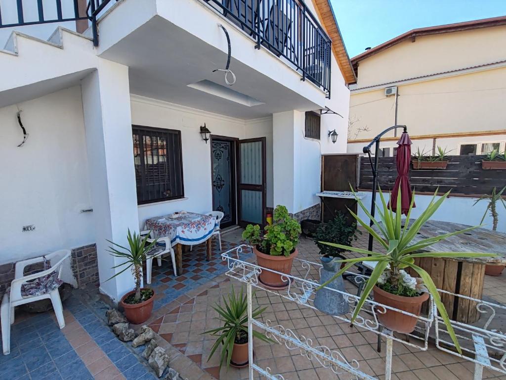 Balkón nebo terasa v ubytování Piano terra casa intera