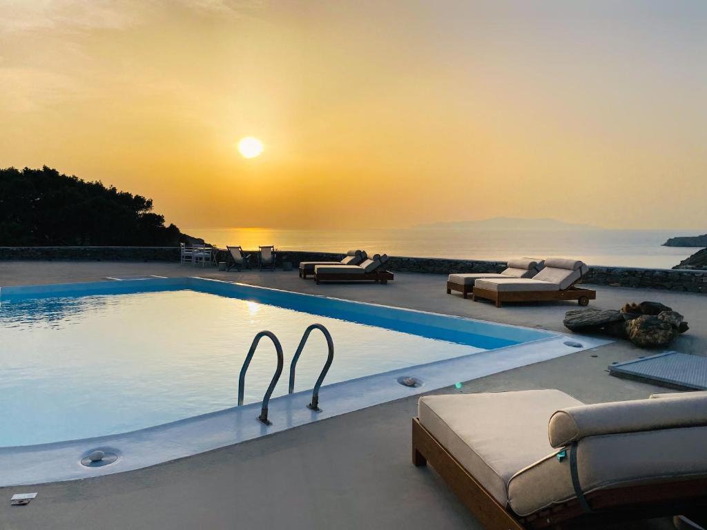 Bazén v ubytování Pino di Loto Boutique Bed & Breakfast nebo v jeho okolí