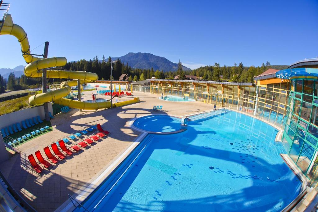 Bazén v ubytování MEANDER THERMAL & SKI REZORT ORAVICE nebo v jeho okolí