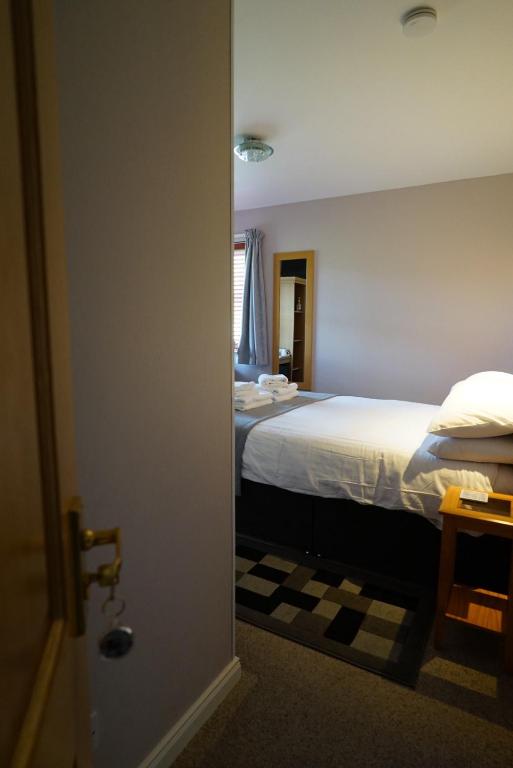 Postel nebo postele na pokoji v ubytování Trotternish B&B