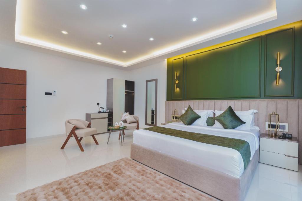 Postel nebo postele na pokoji v ubytování Orbit88 Hotel by AMR