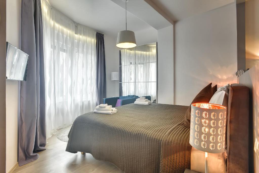 D&A Center Apartments with FREE Parking - 13