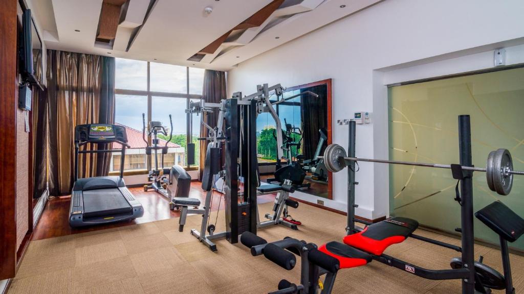 Fitness centrum a/nebo fitness zařízení v ubytování Peninsula Hotel Dar Es Salaam
