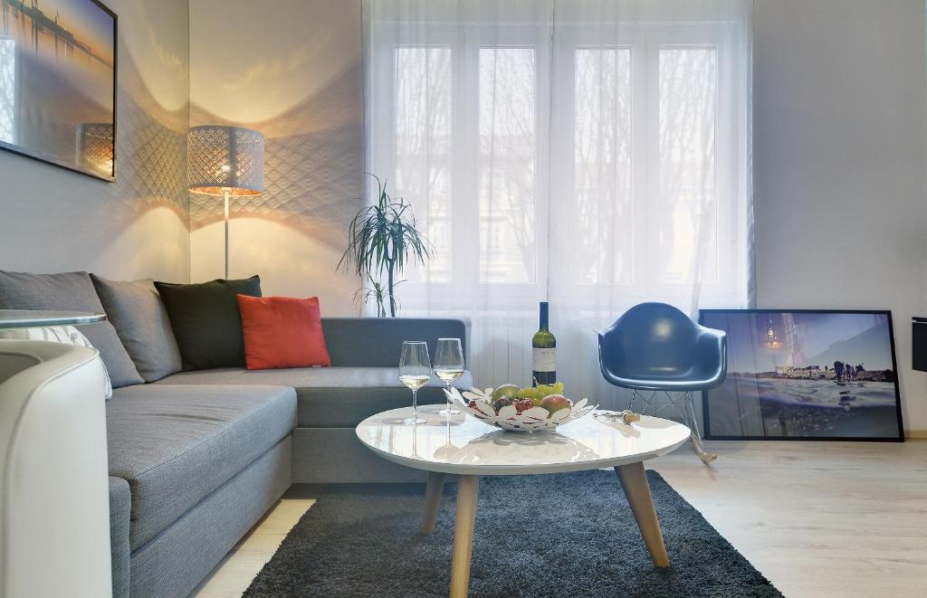 D&A Center Apartments with FREE Parking - 1