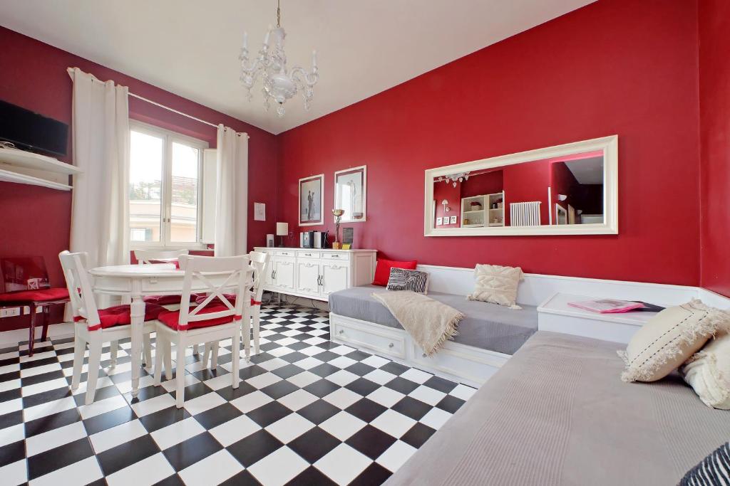 6 People Apartment at Vatican