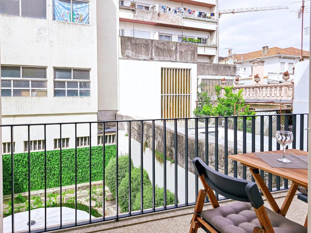 Balkón nebo terasa v ubytování Loft w. private balcony and AC few steps to river