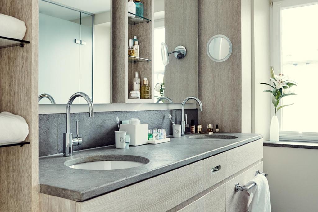 Fotografie z fotogalerie ubytování Hotel Fährhaus v destinaci Munkmarsch