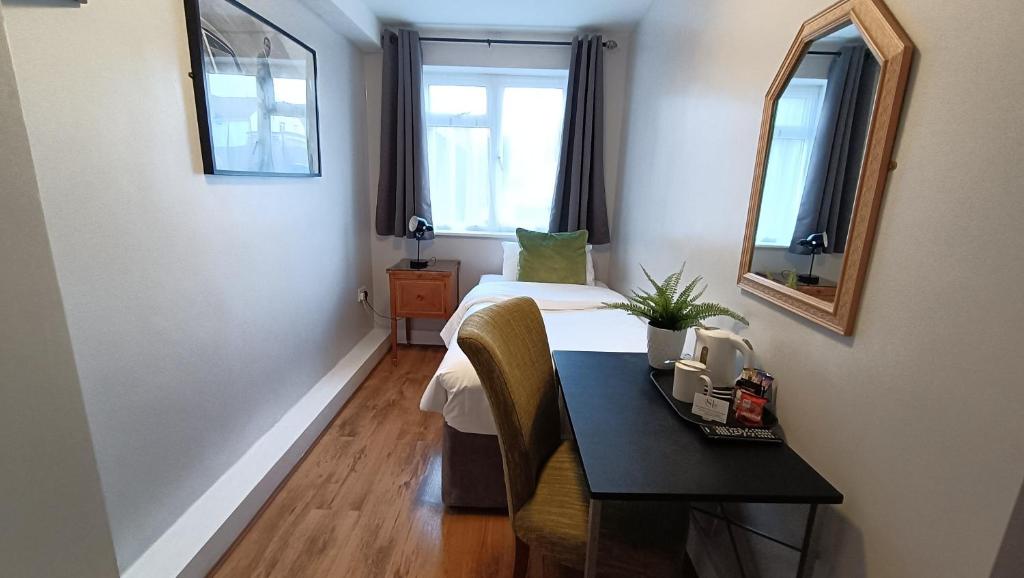 Stansted Lodge Elsenham - Habitación Individual Con Baño Compartido