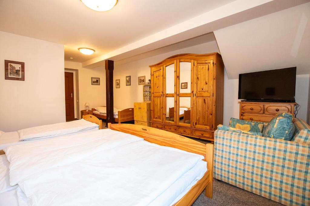 TV a/nebo společenská místnost v ubytování Resort U Jelena