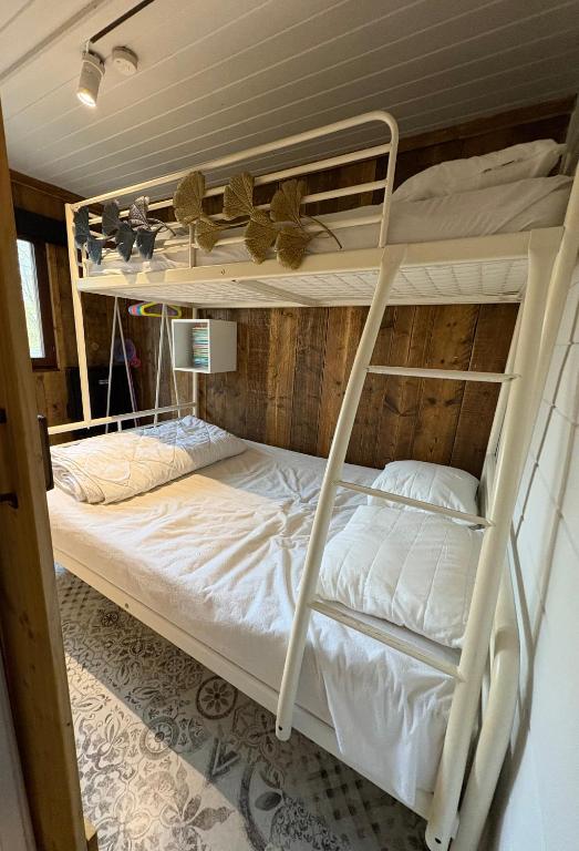 Postel nebo postele na pokoji v ubytování Chalet 9 La Boverie