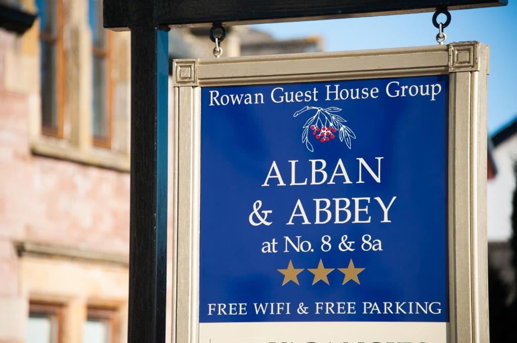 Certifikát, hodnocení, plakát nebo jiný dokument vystavený v ubytování Alban and Abbey House