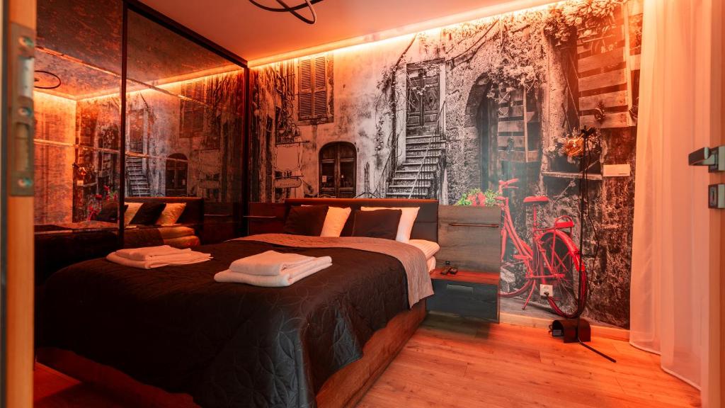 Postel nebo postele na pokoji v ubytování Jesionowe Apartamenty nad Odrą, Stare Miasto, Sauna w jednym, Klimatyzacja , Garaż podziemny 0 zł, Odra River , Old Town, New building, Air conditioning, Sauna only in one, Underground garage FREE