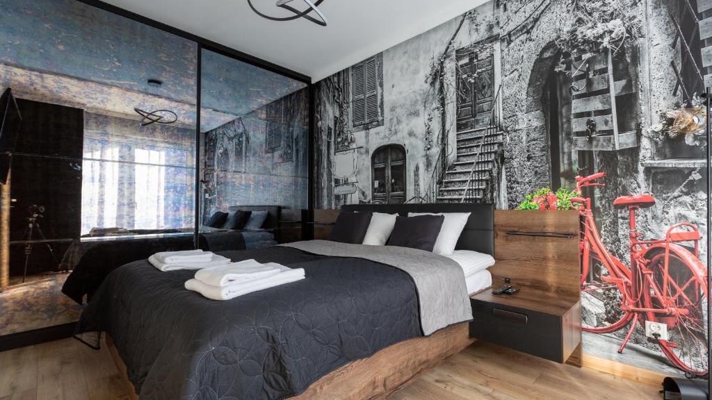 Postel nebo postele na pokoji v ubytování Jesionowe Apartamenty nad Odrą, Stare Miasto, Sauna w jednym, Klimatyzacja , Garaż podziemny 0 zł, Odra River , Old Town, New building, Air conditioning, Sauna only in one, Underground garage FREE