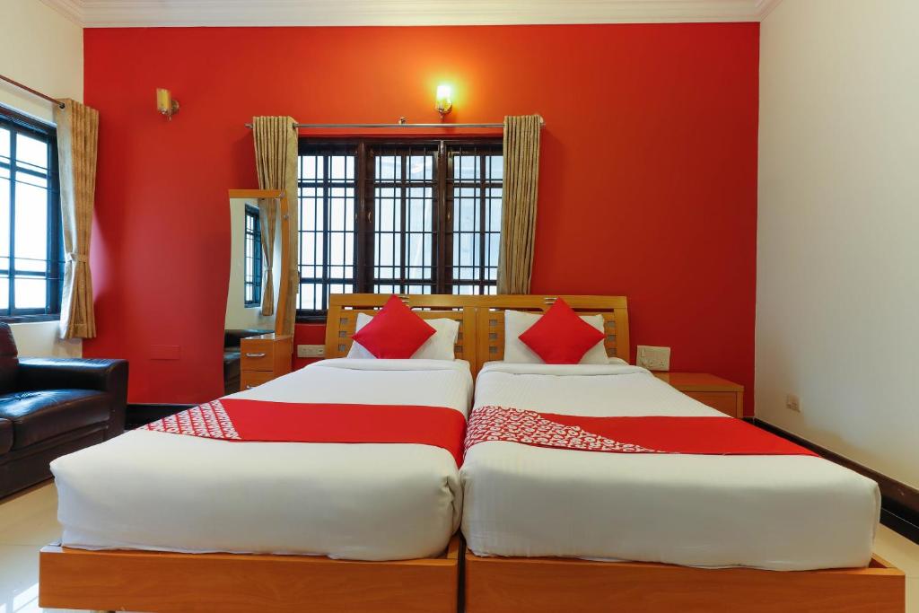 Imagine din galeria proprietății Collection O Emara Grand Hotel în Bangalore
