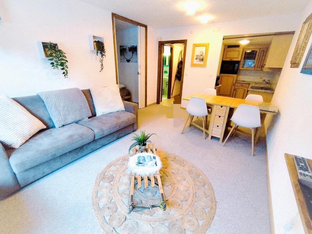 Chalet Alpin, central et parking - Resim 4