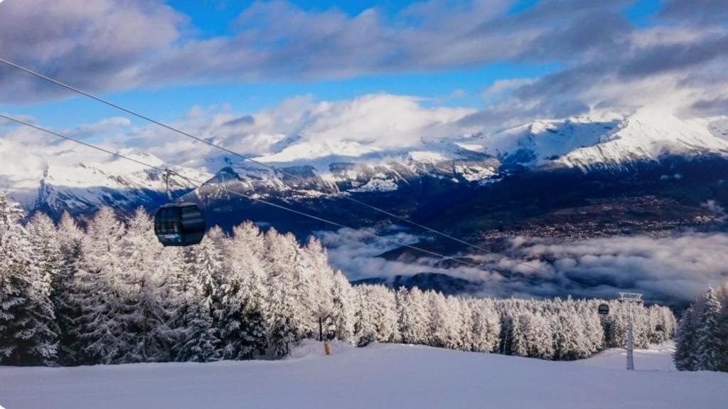 Chalet Alpin, central et parking - Resim 18