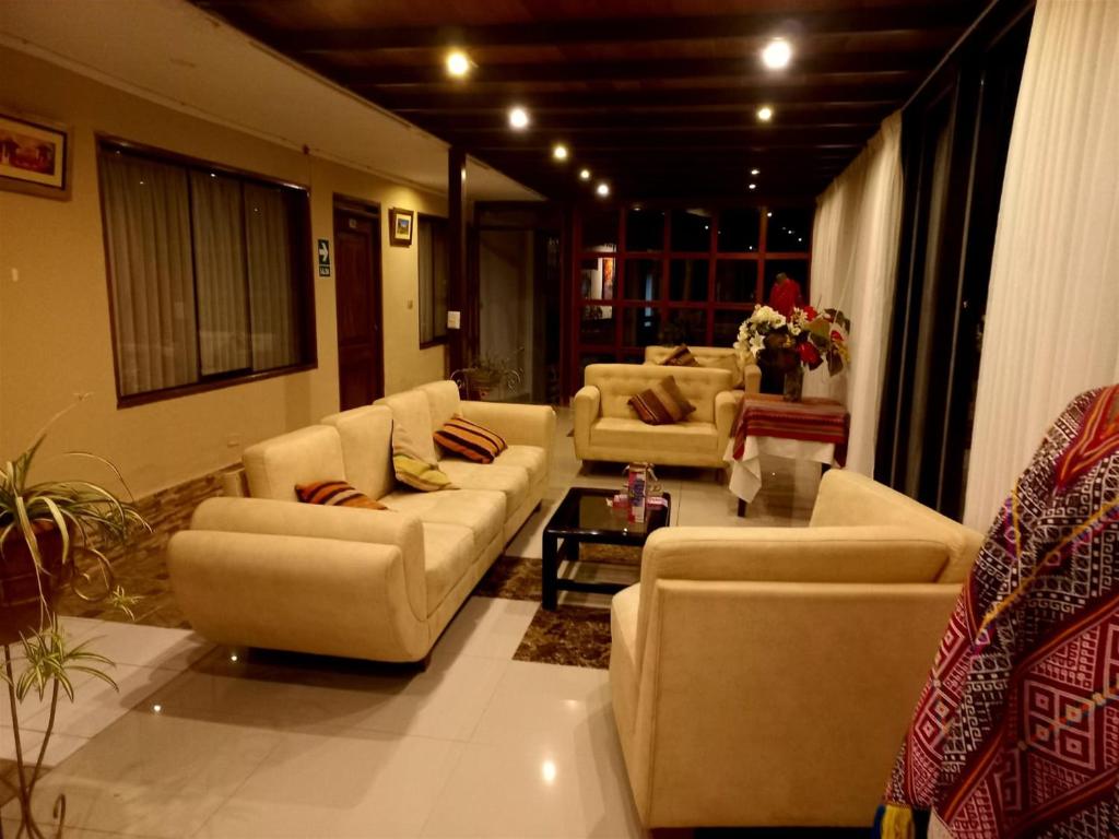 Posezení v ubytování Hotel Humantay lodge Ollantaytambo