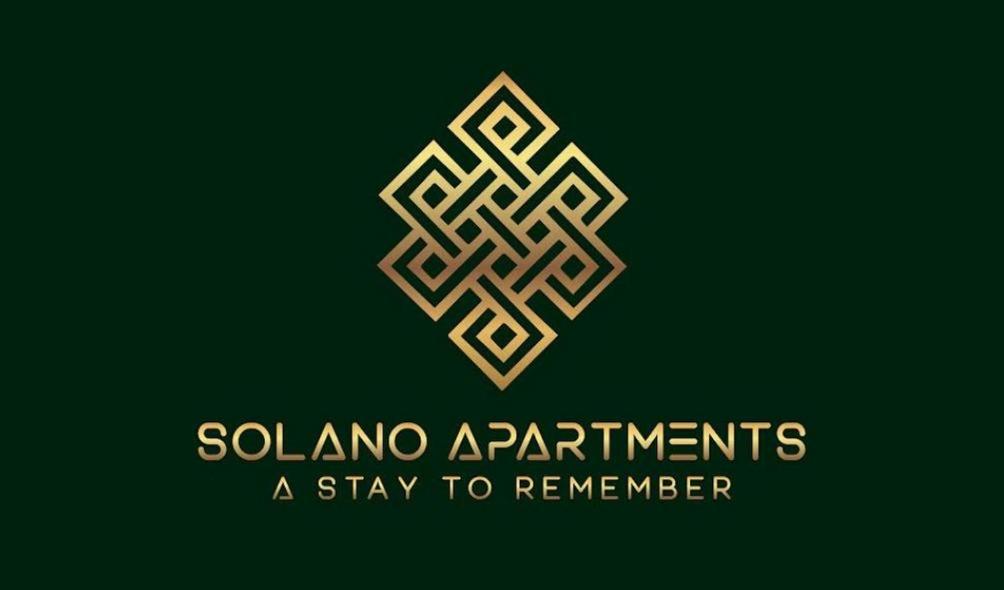 Certificado, premio, señal o documento que está expuesto en Solano Apartamentos