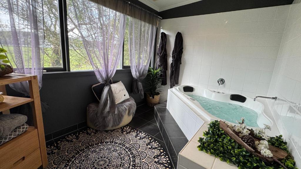 Koupelna v ubytování Couple's Luxury Resort Spa Retreat