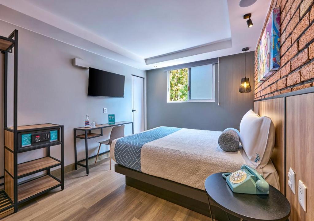VOS Condesa - Standard Queen Room