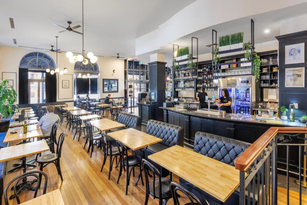 The Chancellor on Currie - Resim 4