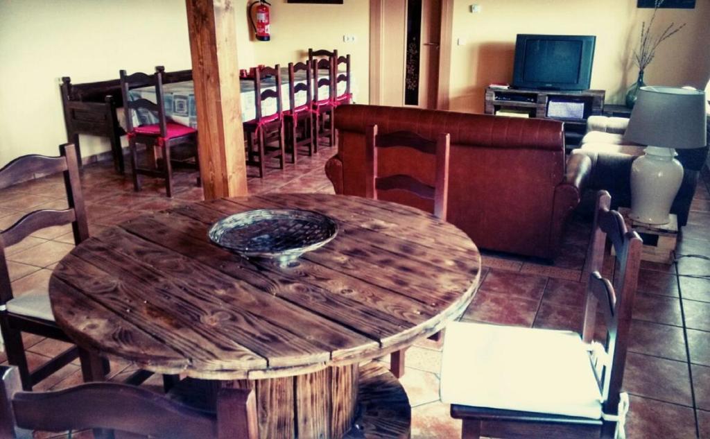 TV a/nebo společenská místnost v ubytování Las Candelas de Torreandaluz