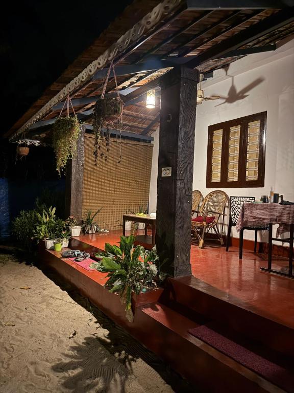 Patio nebo venkovní prostory v ubytování Marari Adonis Beach Villa