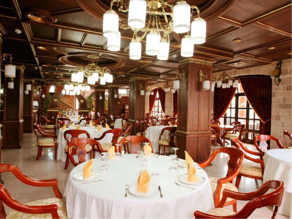 Restaurace v ubytování Dinasty Hotel