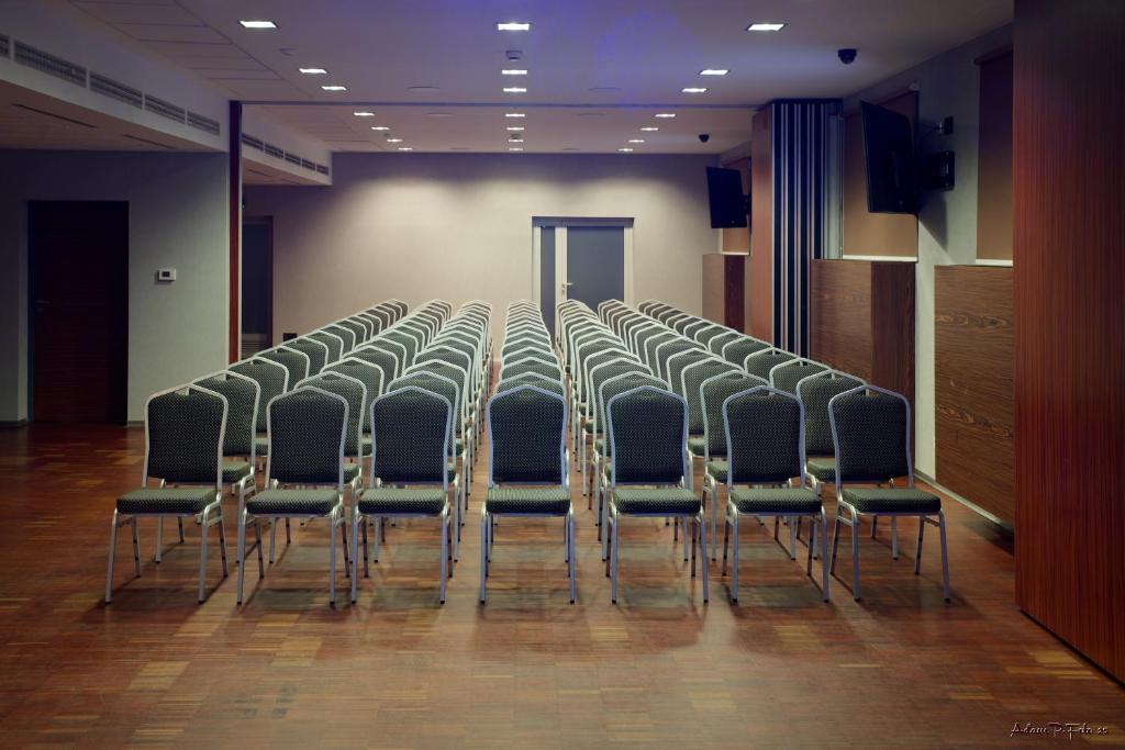 Hotel Kolna - darmowy parking, basen w cenie - Resim 34