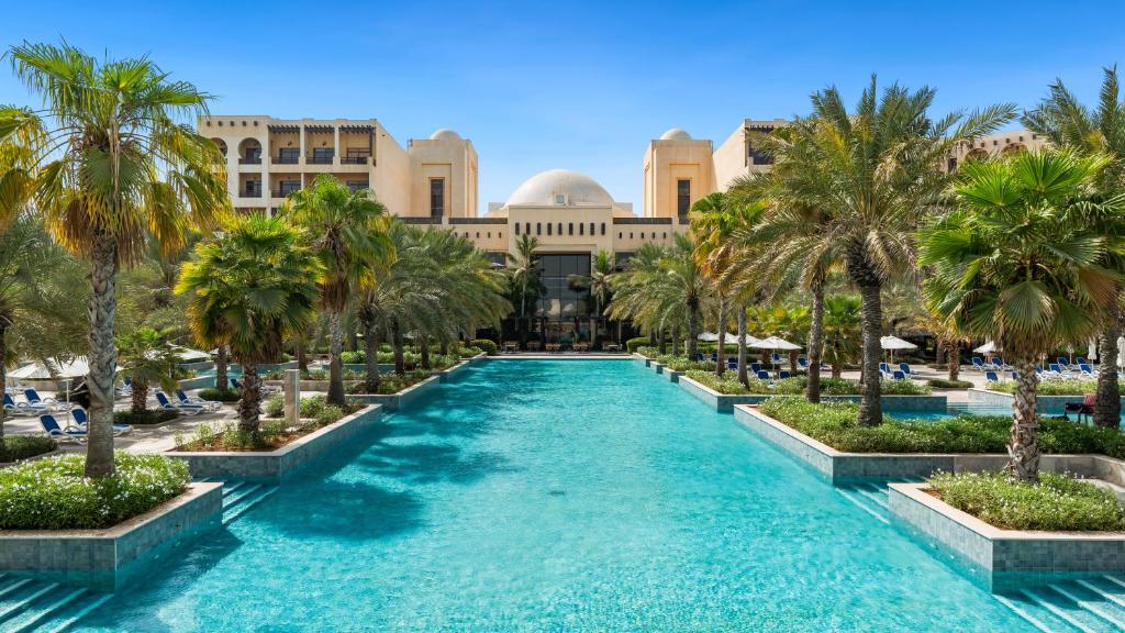 Bazén v ubytování Rixos Al Mairid Ras Al Khaimah - Ultra All Inclusive nebo v jeho okolí