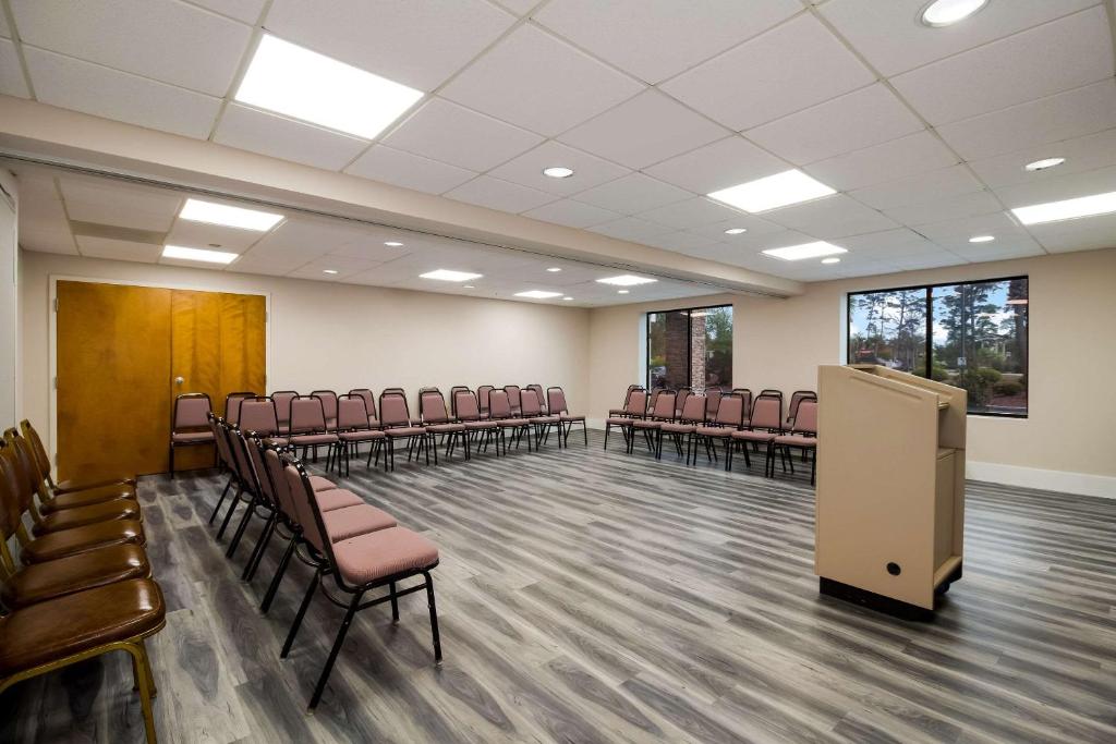 Quality Inn & Suites North Myrtle Beach photo