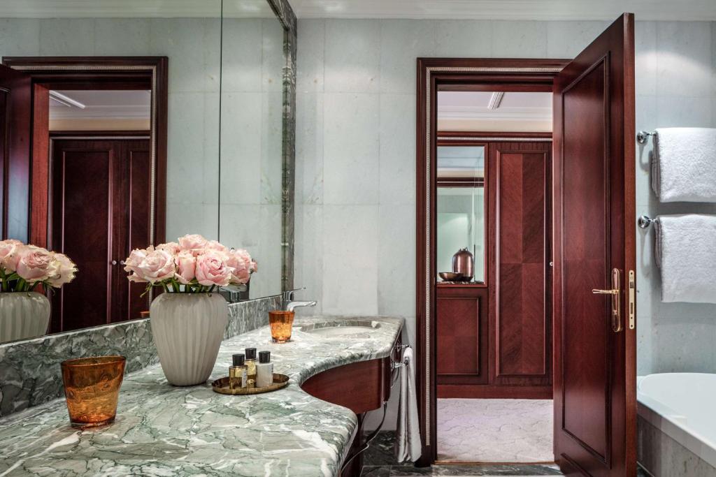 Foto da galeria de Anantara Palazzo Naiadi Rome Hotel - A Leading Hotel of the World em Roma