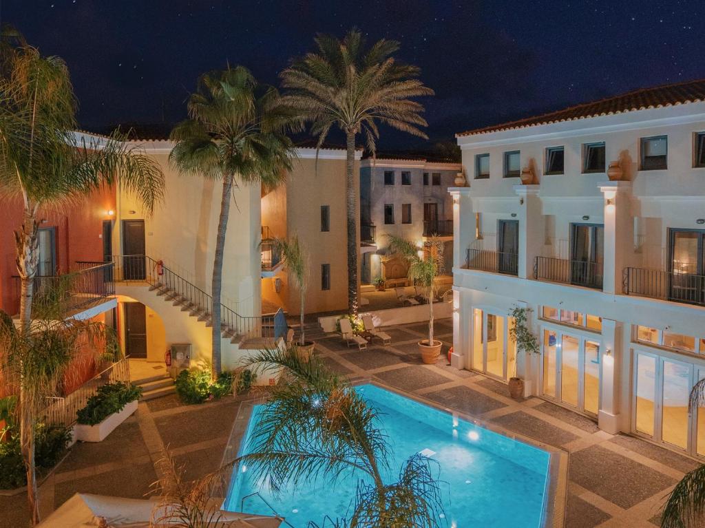 Grecotel Plaza Beach House - Resim 23