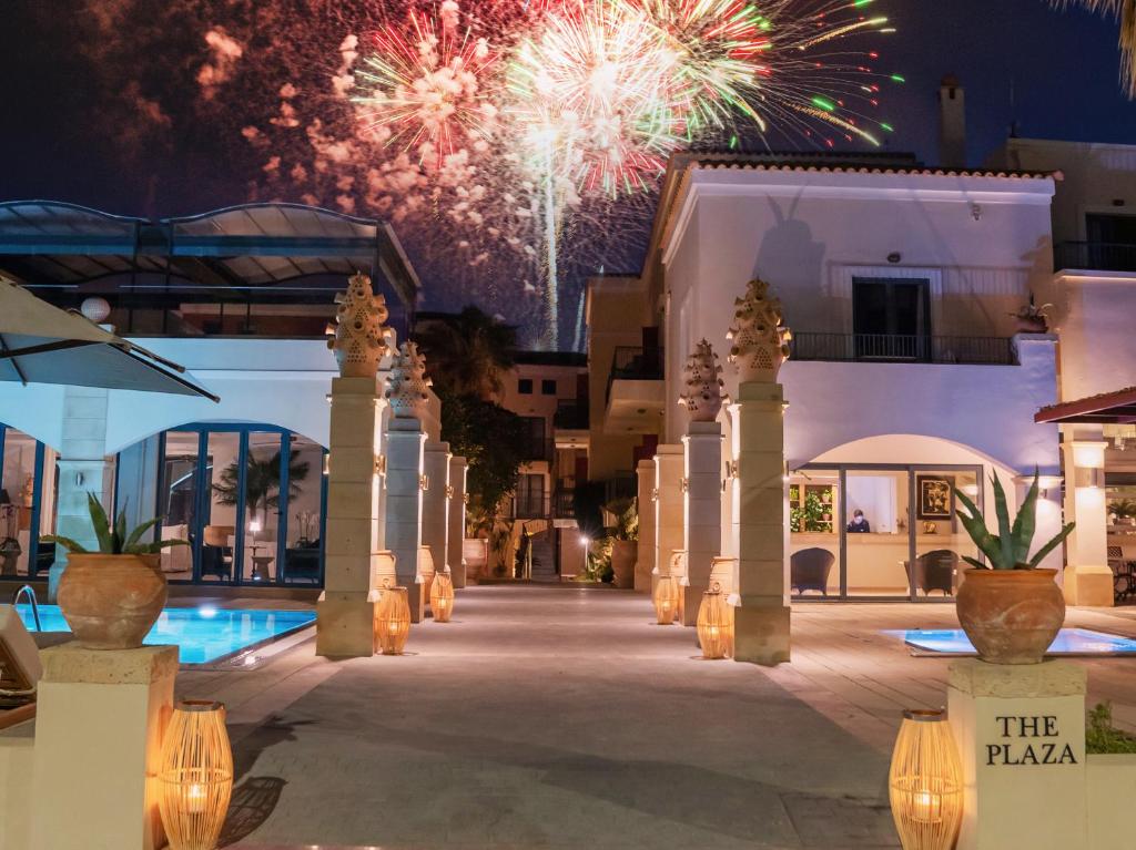 Grecotel Plaza Beach House - Resim 8