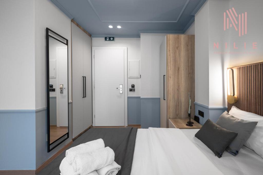 Esther Suites, Nilie Hospitality MGMT - Resim 35