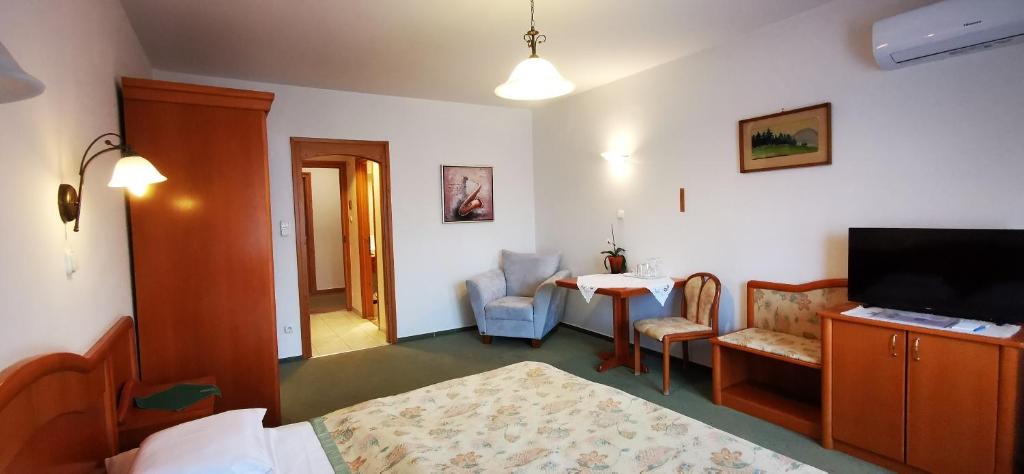 Ágnes Hotel - Resim 40