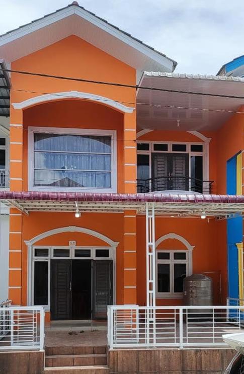 Budova, kde se vila nachází