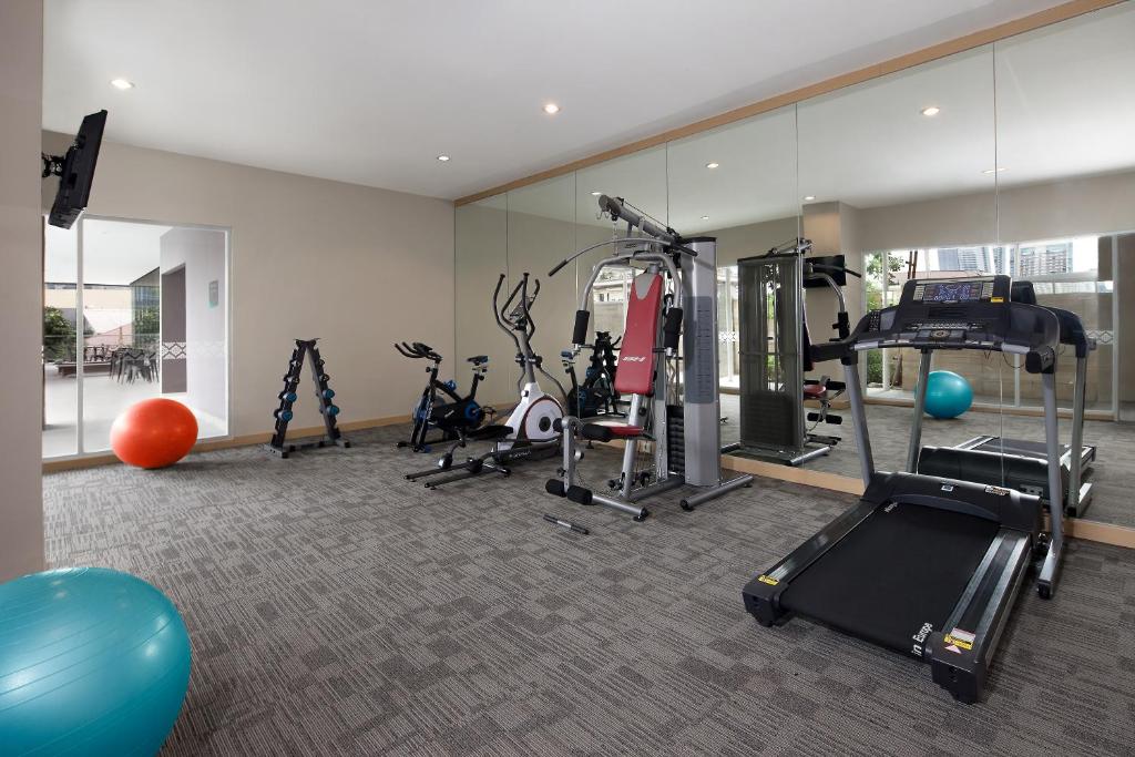 Fitness centrum a/nebo fitness zařízení v ubytování Ayaka Suites
