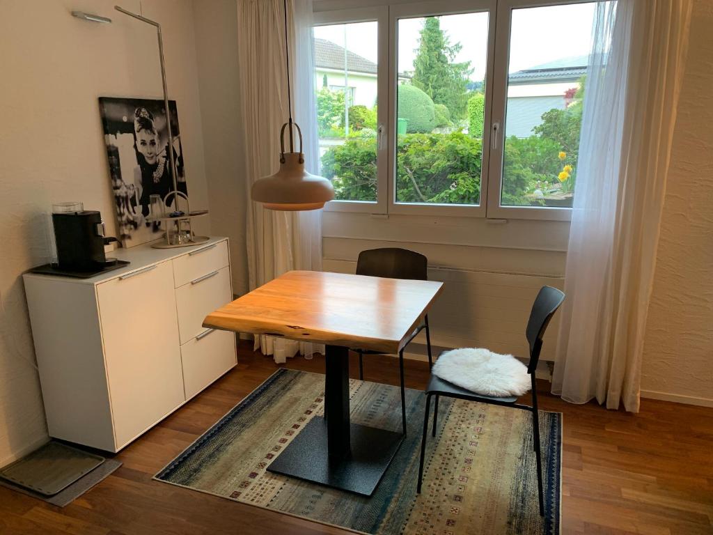 Kuchyň nebo kuchyňský kout v ubytování B&B Biel-Brügg
