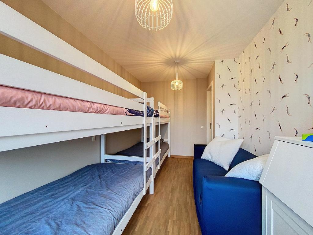 Postel nebo postele na pokoji v ubytování Appartement 'Emmy' in Oostduinkerke - Bad
