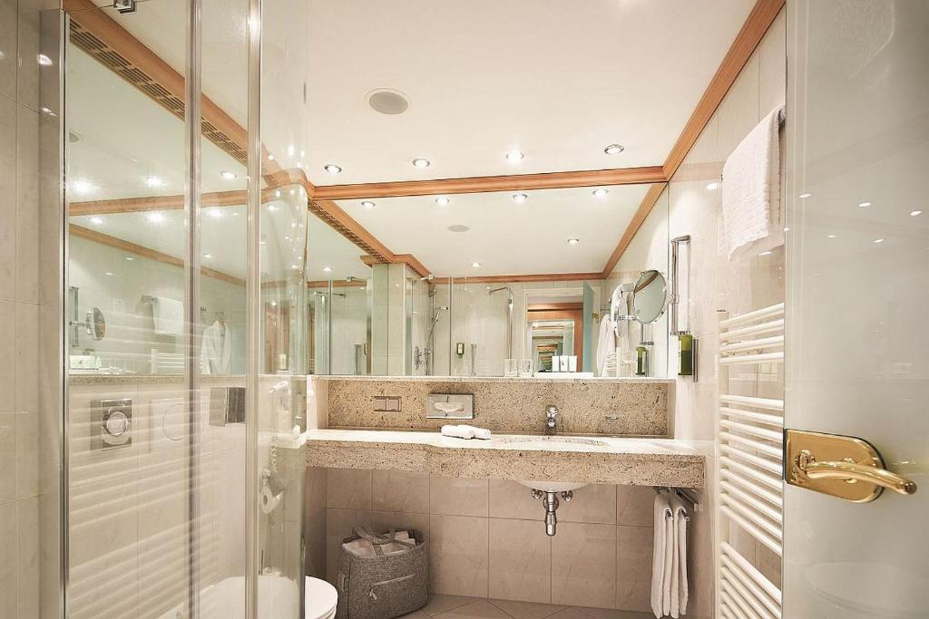 Koupelna v ubytování EUROPÄISCHER HOF Aktivhotel & Spa