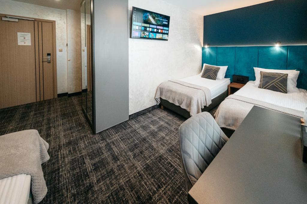 Hotel Wiki Sanok Events & Bowling - Economy Triple Room