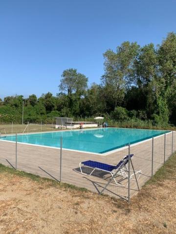 Bazén v ubytování Seaside Studio with Swimming Pool and Parking nebo v jeho okolí