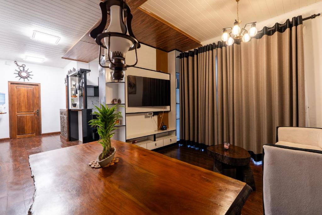 TV a/nebo společenská místnost v ubytování Golden stars hotel Dambulla