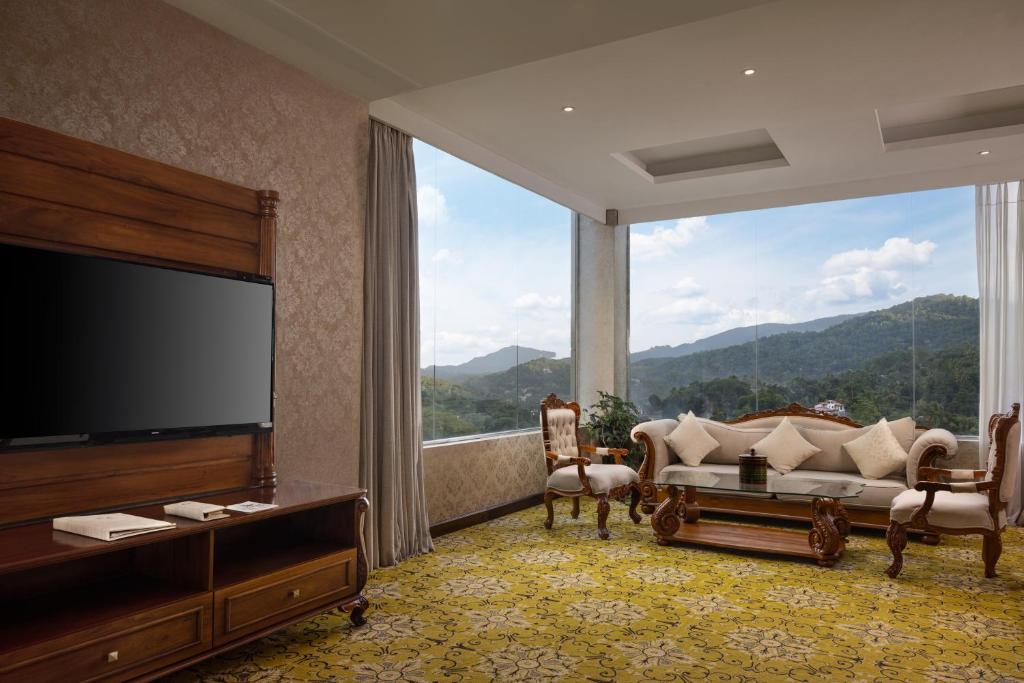 Nespecifikovaný výhled na hory nebo výhled na hory při pohledu z hotelu