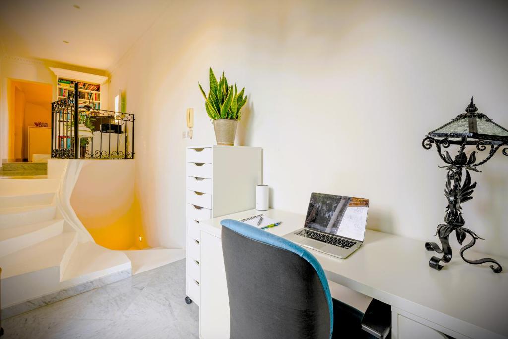 Fotografie z fotogalerie ubytování Studio in Luxurious Maltese Townhouse v destinaci Żejtun