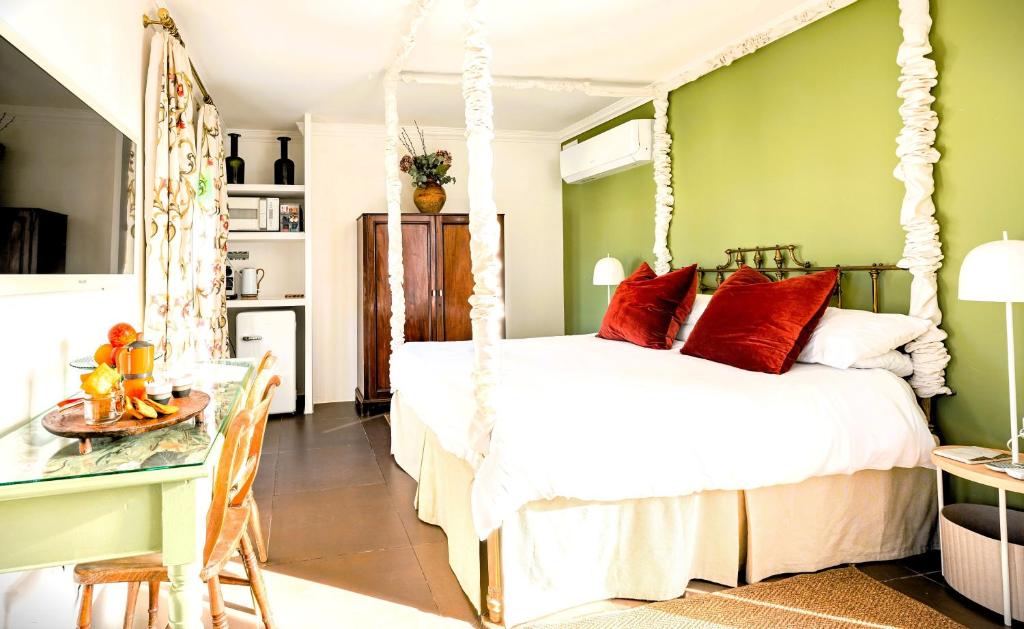 Kuchyň nebo kuchyňský kout v ubytování Studio in Luxurious Maltese Townhouse
