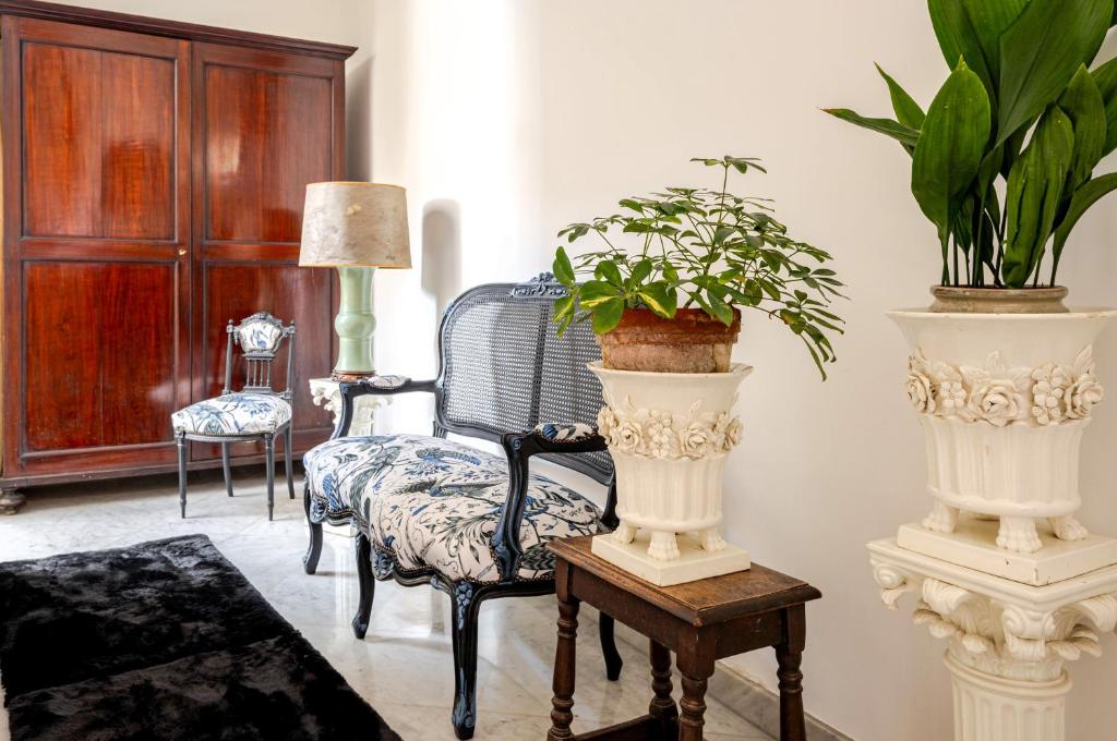 Posezení v ubytování Studio in Luxurious Maltese Townhouse